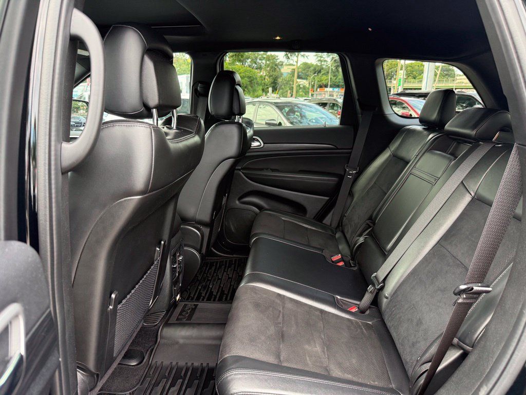 Used 2022 Jeep Grand Cherokee Laredo X AWD/4WD image 24