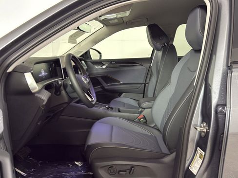 New 2026 Volkswagen Tiguan SE AWD/4WD image 12