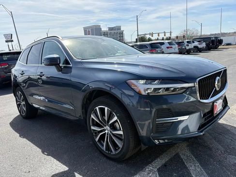 Used 2022 Volvo XC60 B5 Momentum w/ Advanced Package AWD/4WD image 7