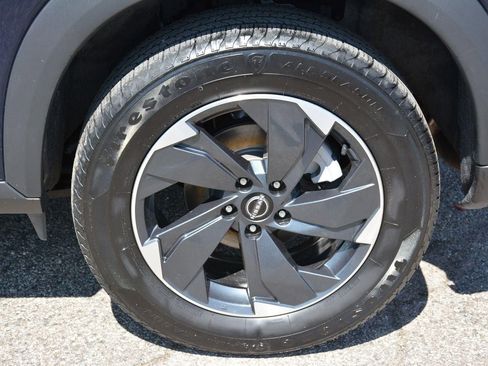 Used 2024 Nissan Rogue SV AWD/4WD image 33