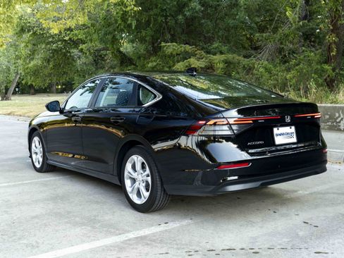 Used 2025 Honda Accord LX image 7