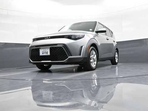 Certified 2023 Kia Soul S FWD image 24