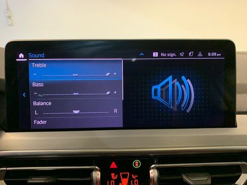Used 2023 BMW X4 xDrive30i w/ M Sport Package AWD/4WD image 37