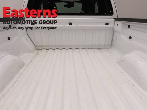 Used 2022 Chevrolet Colorado LT w/ Fleet Safety Package RWD image 9