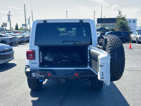 Used 2024 Jeep Wrangler Unlimited Rubicon 4xe AWD/4WD image 12