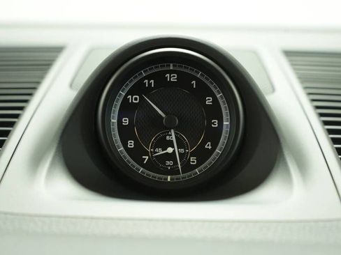 New 2026 Porsche Macan image 33