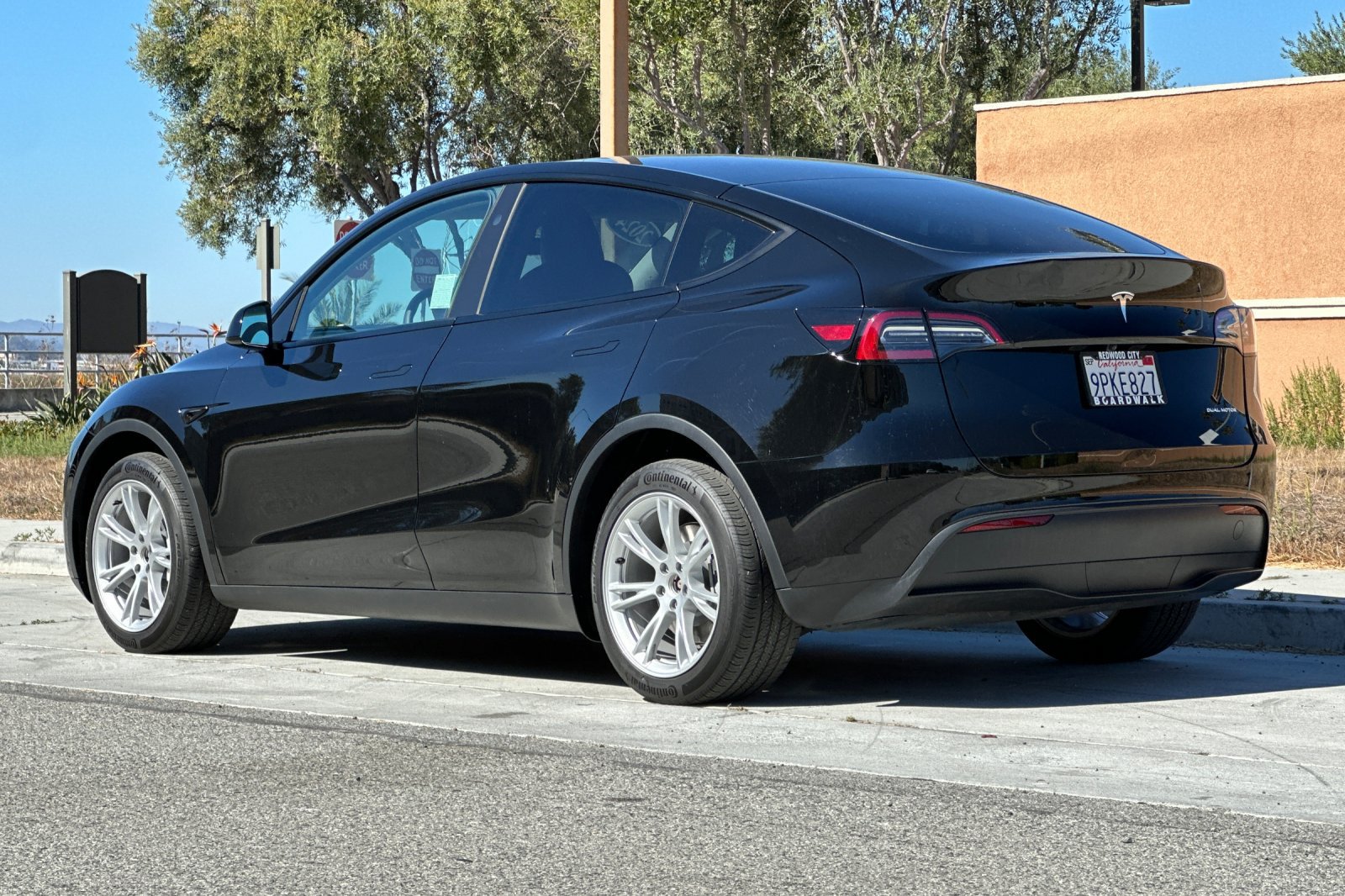 Used 2024 Tesla Model Y Long Range AWD/4WD image 6
