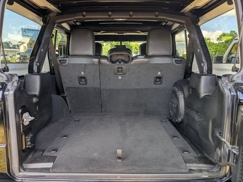 Used 2022 Jeep Wrangler Unlimited Rubicon AWD/4WD image 22