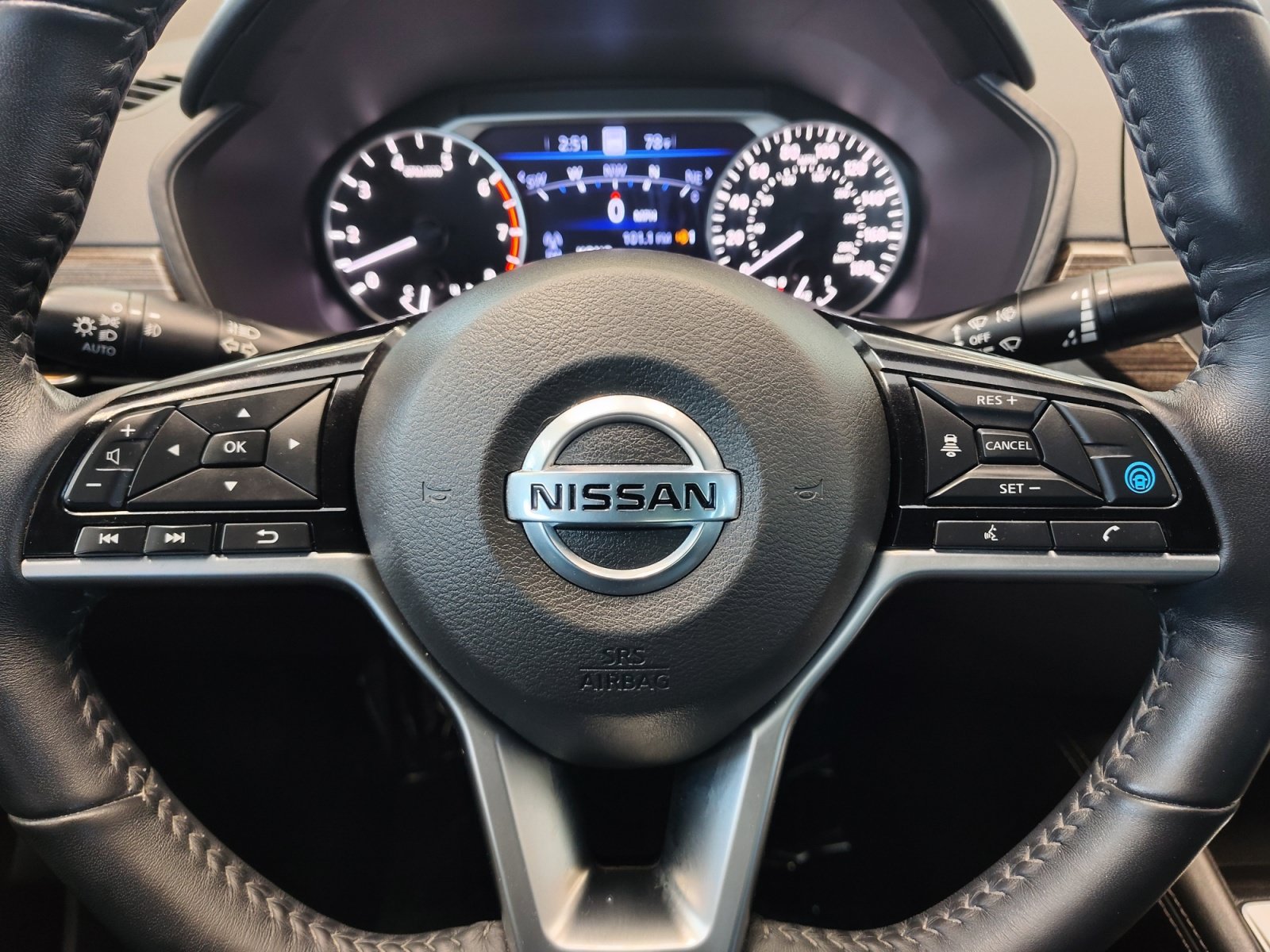 Used 2019 Nissan Altima 2.0 Platinum FWD image 18