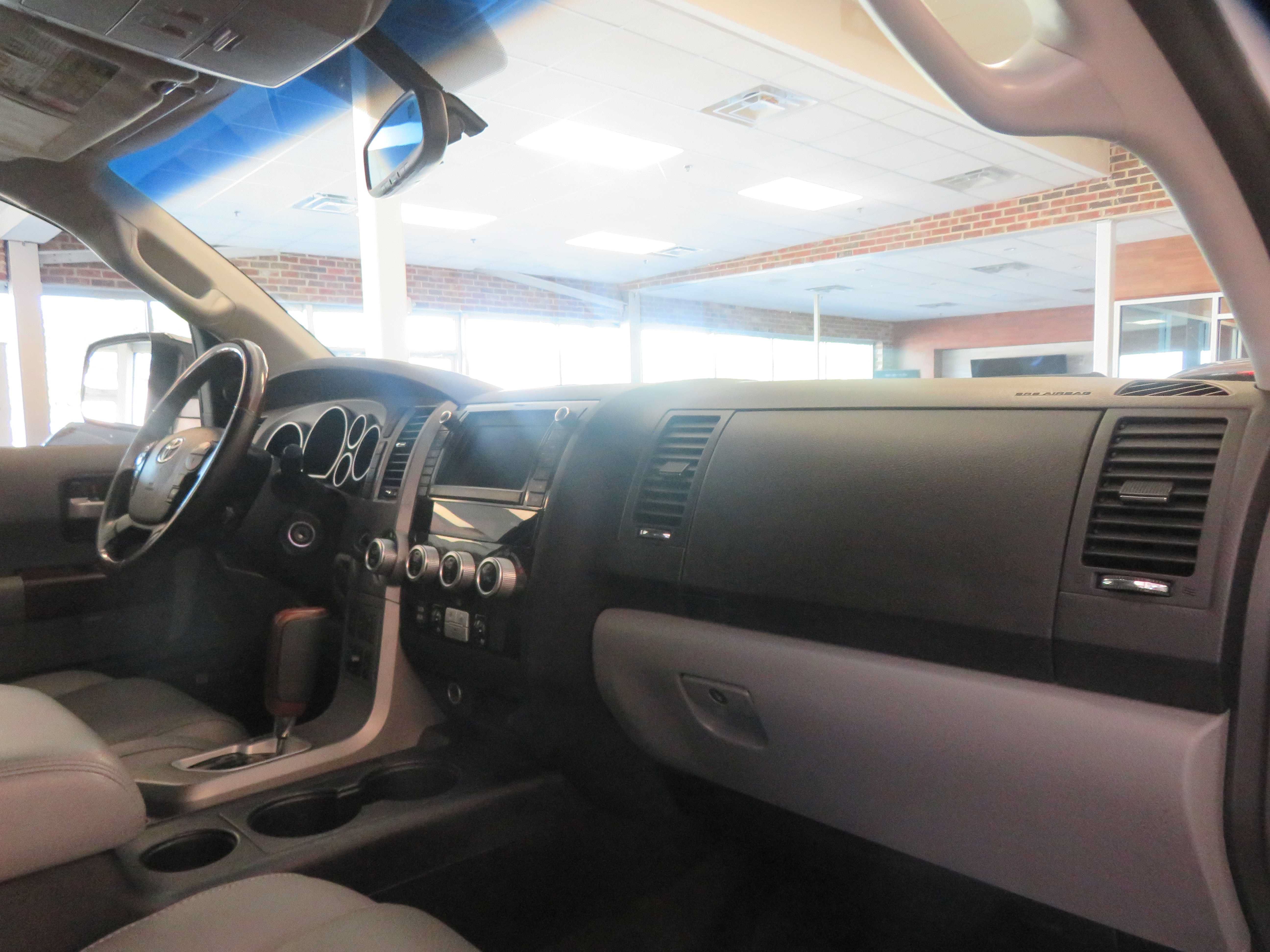 Used 2012 Toyota Sequoia Platinum AWD/4WD image 30