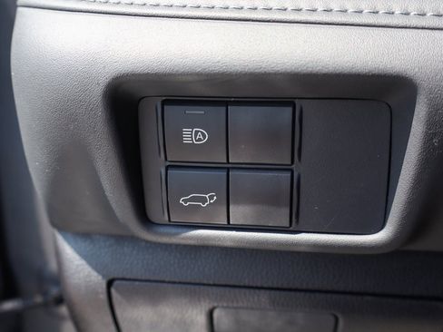 Used 2020 Toyota Highlander XLE image 20