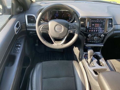Used 2021 Jeep Grand Cherokee Laredo X RWD image 15