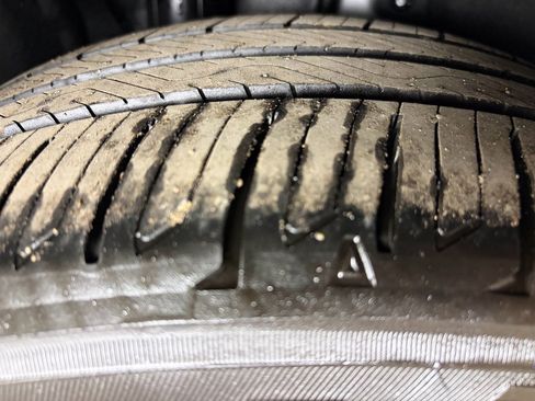 Used 2025 Toyota Prius Plug-In Hybrid image 26