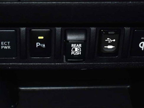 Used 2019 Toyota Tacoma TRD Sport image 18