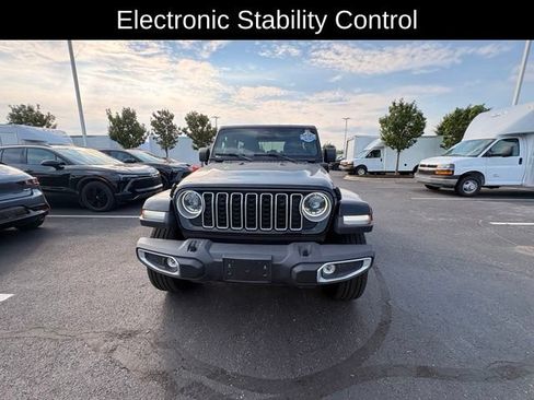 Used 2025 Jeep Wrangler Unlimited Sahara AWD/4WD image 11