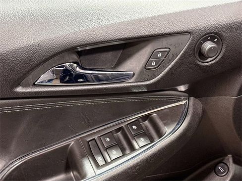 Used 2018 Chevrolet Cruze Premier image 20