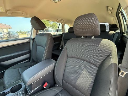 Used 2019 Subaru Outback 2.5i Premium image 15