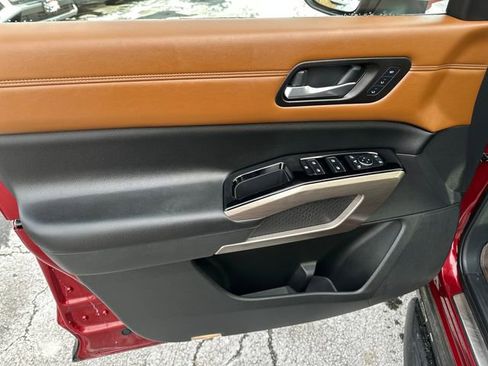 Used 2022 Nissan Pathfinder Platinum w/ Lighting Package (N93) image 10