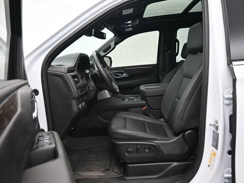 Used 2024 Chevrolet Suburban LT w/ LT Signature Package image 39