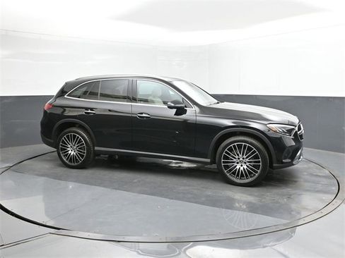 New 2025 Mercedes-Benz GLC 300 image 17