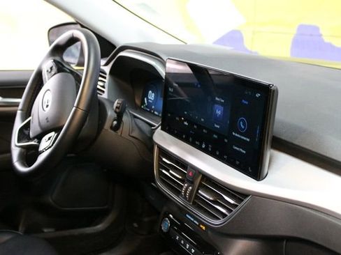 Used 2025 Ford Escape Platinum AWD/4WD image 10