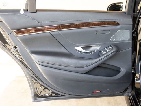 Used 2019 Mercedes-Benz S 560 4MATIC Sedan image 20