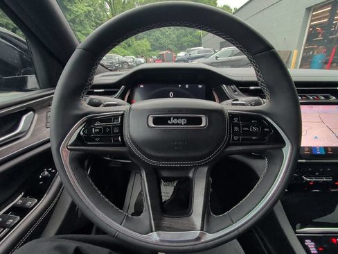 Used 2023 Jeep Grand Cherokee L Overland w/ Luxury Tech Group IV AWD/4WD image 22