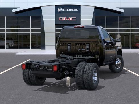 New 2026 GMC Sierra 3500 SLE w/ SLE Convenience Package RWD image 4