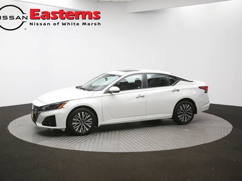 Used 2024 Nissan Altima 2.5 SV w/ SV Premium Package AWD/4WD image 57