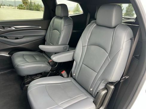 Used 2023 Buick Enclave Essence image 13