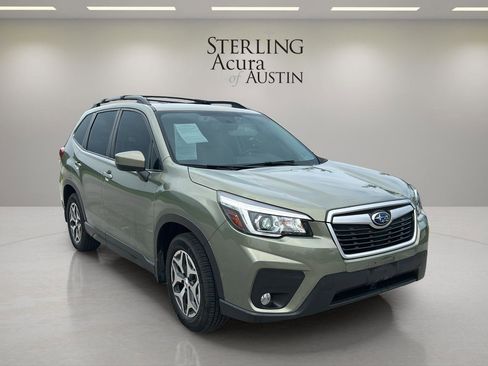 Used 2019 Subaru Forester Premium AWD/4WD image 3