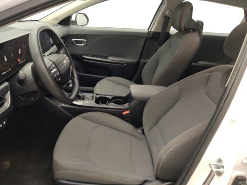 Used 2025 Kia K4 FWD image 17