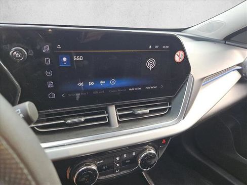 Used 2025 Chevrolet Trax LT image 13