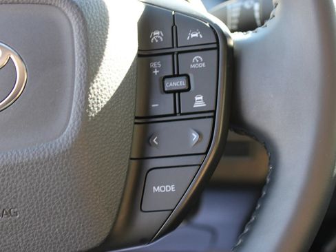 Used 2025 Toyota Prius LE FWD image 17