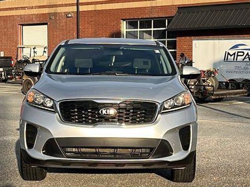 Used 2019 Kia Sorento L image 2