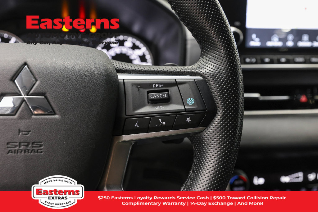 Used 2024 Mitsubishi Outlander SE FWD image 17