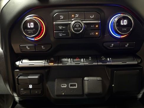 Used 2021 Chevrolet Silverado 1500 RST image 13