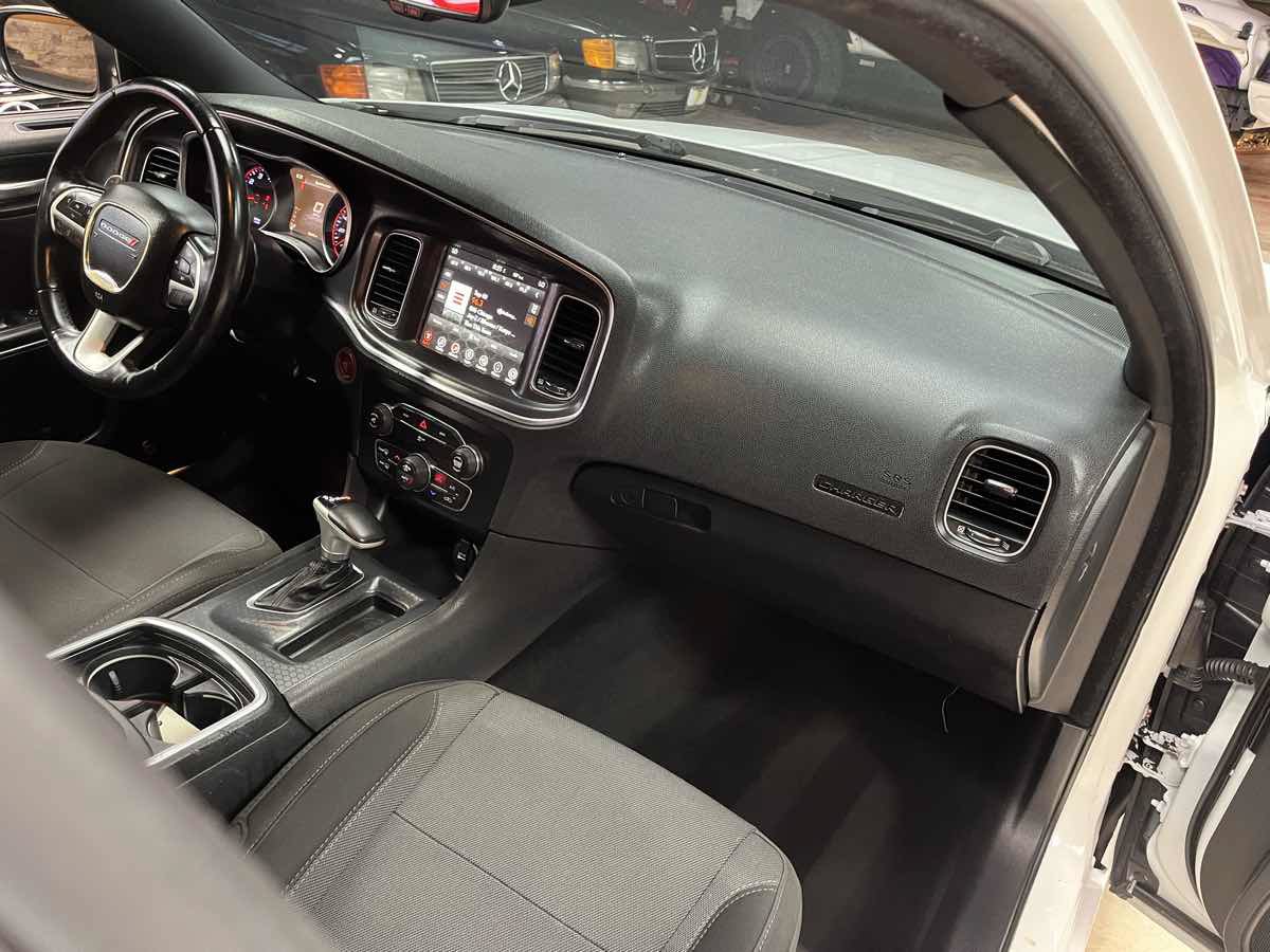 Used 2015 Dodge Charger R/T w/ Wheels & Tunes Group RWD image 11