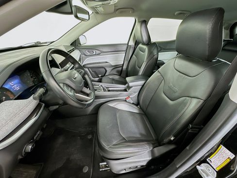 Used 2022 Jeep Compass Latitude image 13