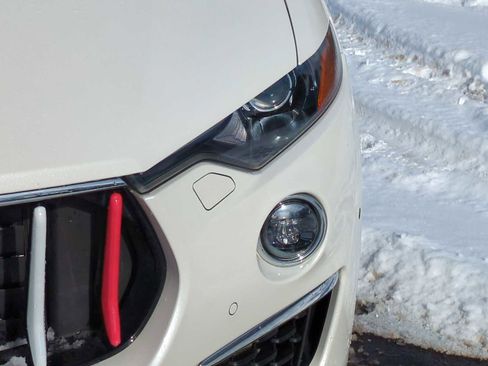 Used 2019 Maserati Levante S GranLusso image 11