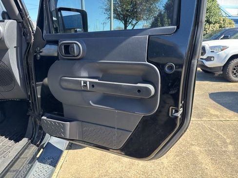 Used 2009 Jeep Wrangler X AWD/4WD image 12