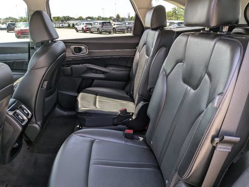 Certified 2025 Kia Sorento SX FWD image 18