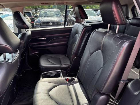 Used 2024 Toyota Grand Highlander AWD image 40