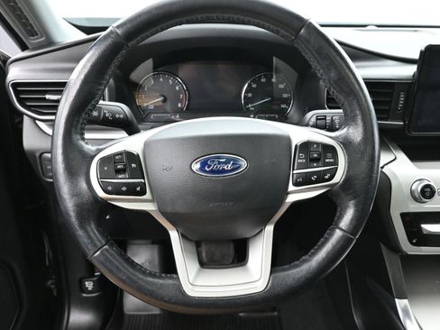 Used 2021 Ford Explorer XLT w/ Equipment Group 202A image 13