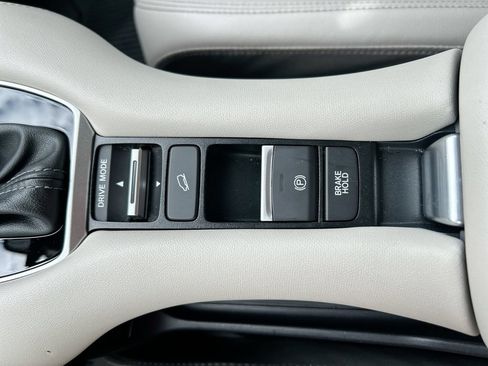 Used 2024 Honda HR-V EX-L image 30