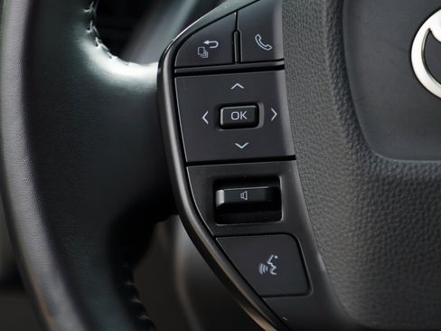 Certified 2024 Toyota Prius LE AWD/4WD image 32