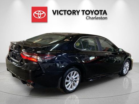 Used 2023 Toyota Camry SE FWD image 7