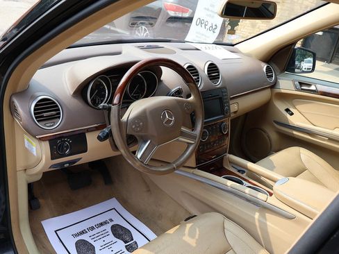 Used 2011 Mercedes-Benz GL 550 4MATIC image 17