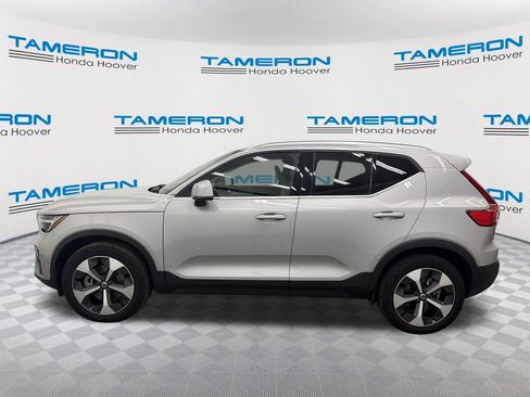 Used 2023 Volvo XC40 B5 Ultimate AWD/4WD image 2