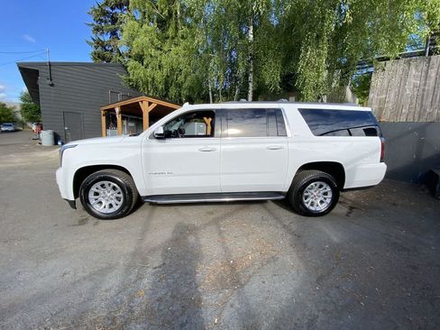 Used 2019 GMC Yukon XL SLT AWD/4WD image 3